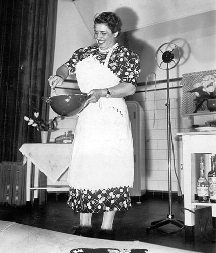 512px-Doña_Petrona_C._de_Gandulfo_en_1938