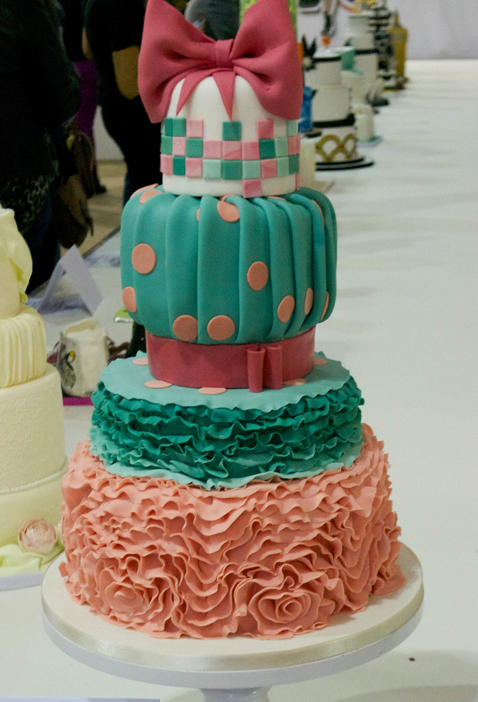 aggy dadan 50s ruffle cake