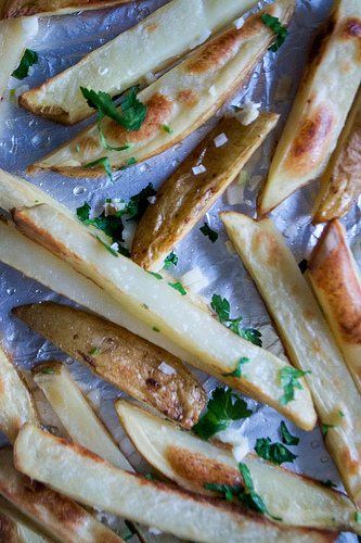 garlic and parsley chips