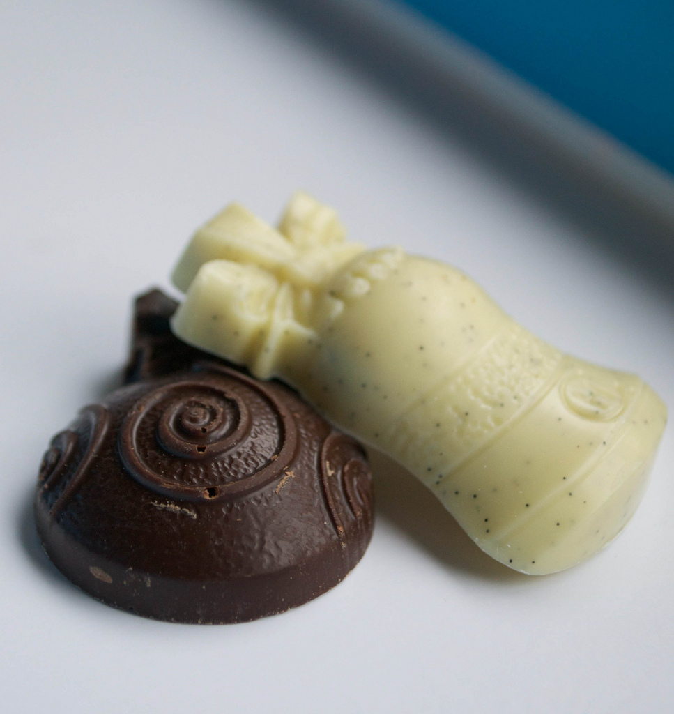 sleekster box hotel chocolat dark and white chocolates