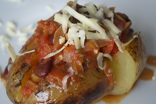 jacket potato with veg chilli